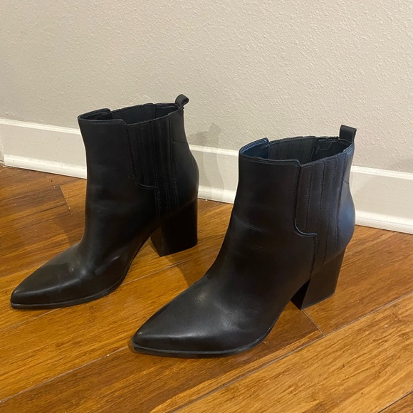 Oshay Pointed Toe Bootie (Women) in Black Leather - Picture 3 of 6